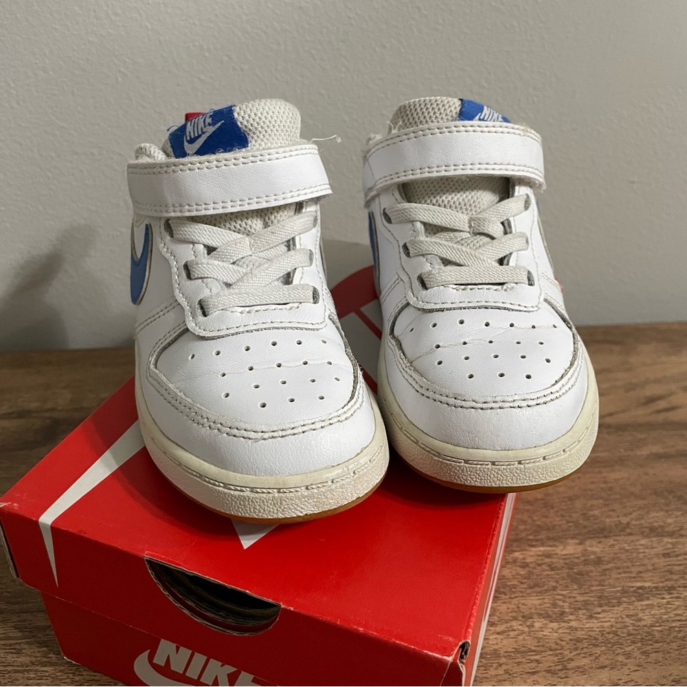 Nike Kids' Preschool Court good condition